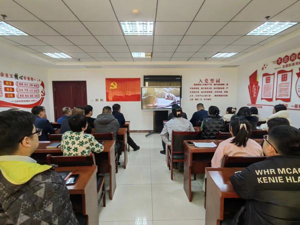 陜煤建設(shè)煤礦運(yùn)營服務(wù)分公司：組織觀看黨史學(xué)習(xí)教育影片《跨過鴨綠江》