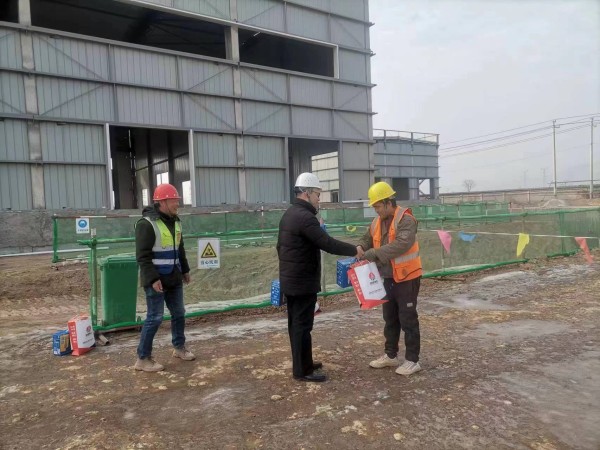 陜煤建設(shè)咸陽分公司第二項目部：元旦送溫暖 慰問進基層