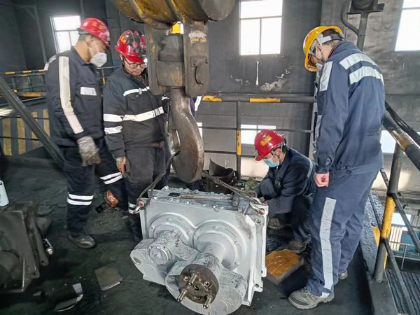 陜煤建設(shè)洗選煤運(yùn)營(yíng)公司澄合山陽(yáng)運(yùn)營(yíng)項(xiàng)目部：打響檢修攻堅(jiān)戰(zhàn)，護(hù)航安全生產(chǎn)行穩(wěn)致遠(yuǎn)