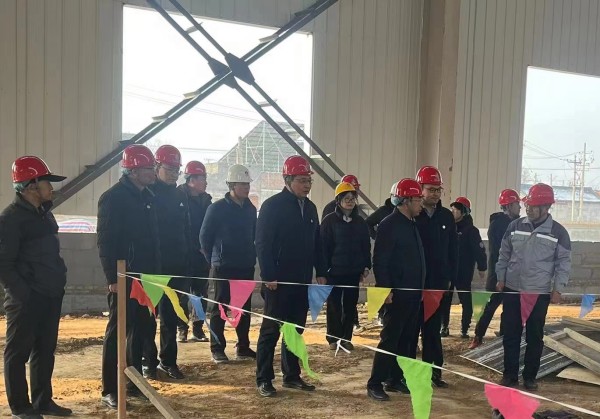 陜煤集團副總經(jīng)理杜平一行蒞臨韓城煤矸石項目檢查指導工作