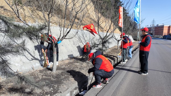 陜煤建設(shè)咸陽分公司各項目部弘揚(yáng)雷鋒精神