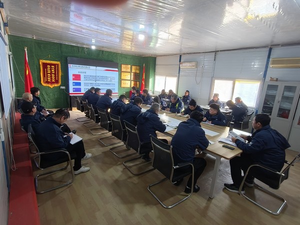 陜煤建設(shè)銅煤公司基層項(xiàng)目部：吹響“沖鋒號(hào)”擰緊“安全閥”