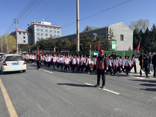 陜煤建設(shè)榆林公司第一項目部：開啟“守護模式”為學子們安全保駕護航 踐行國企社會擔當