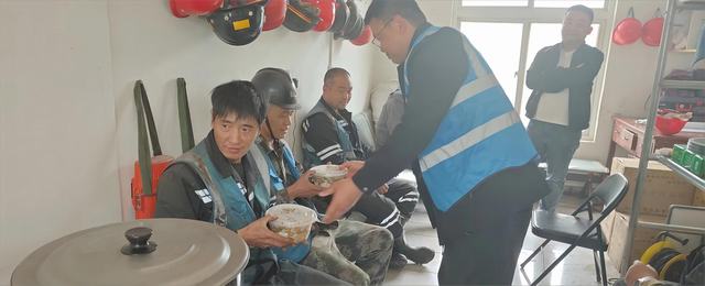 陜煤建設(shè)韓城分公司安裝第四項(xiàng)目部：一碗熱乎飯，情暖眾人心