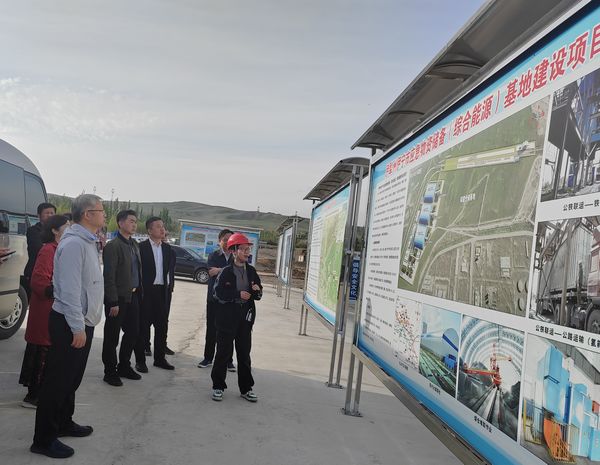 江西省贛州市委常委、副市長竇良坦蒞臨陜煤建設(shè)天工公司新疆第一項(xiàng)目部調(diào)研指導(dǎo)工作