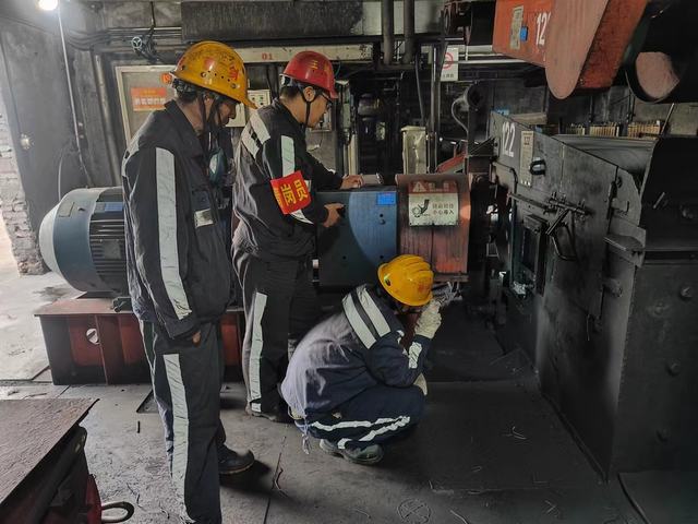 陜煤建設(shè)洗選煤運(yùn)營(yíng)公司澄合山陽(yáng)運(yùn)營(yíng)項(xiàng)目部：“五一”假期“不打烊”，致敬一線(xiàn)“孤勇者”