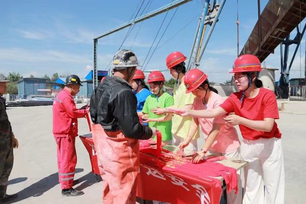 陜煤建設礦建二公司：工會服務無大小，一舉一動暖人心