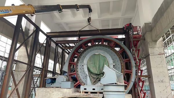 陜煤建設(shè)天工公司土建四部：72小時拆除“防護棚” ,  施工駛?cè)搿翱燔嚨馈?></div>
                                <div   id=