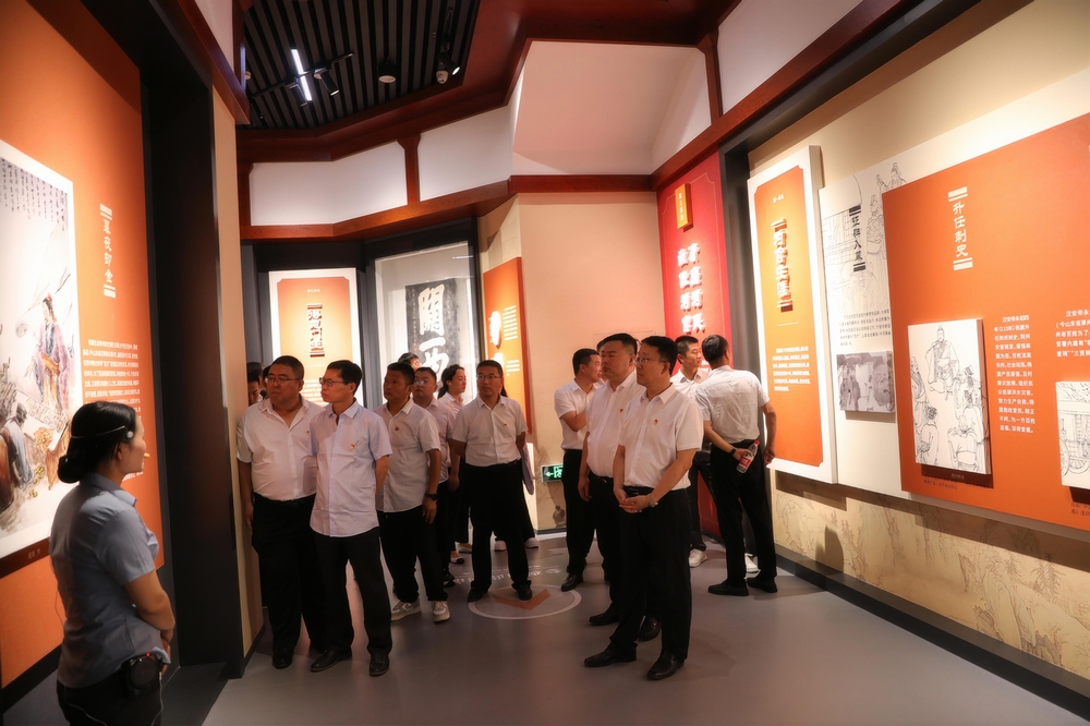 陜煤建設(shè)路橋分公司開展“學(xué)紀(jì)正風(fēng)強(qiáng)黨性 知規(guī)踐行守初心”主題黨日活動