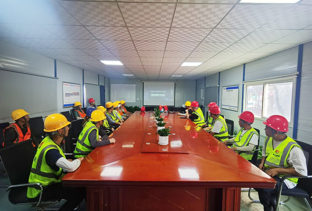 陜煤建設(shè)天工公司土建第二十項(xiàng)目部：學(xué)安全、行安全、練安全