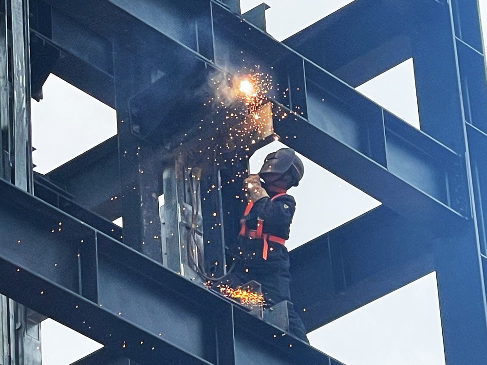 中秋堅(jiān)守，詮釋別樣“團(tuán)圓”