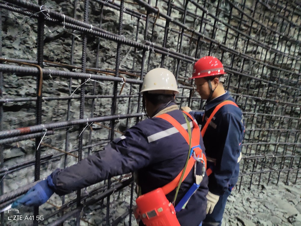 喜報！陜煤建設(shè)礦建二公司施工的曹家灘煤礦副立井井筒大斷面壁座施工驗收完畢