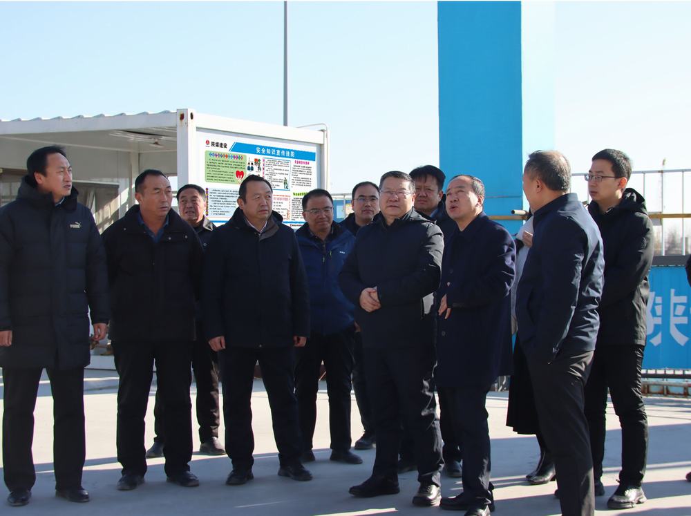 榆林市副市長沈效功一行蒞臨榆林市第八中學遷建項目調(diào)研指導工作