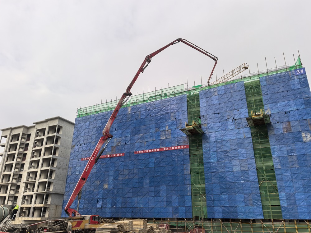 實力彰顯！陜煤建設天工公司承建的大秦·山水逸境項目全部工程主體結構順利封頂