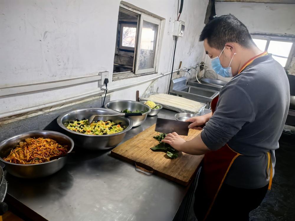 陜煤建設洗選煤運營公司第二項目部：“食、浴、居”三管齊下  提升員工幸福感