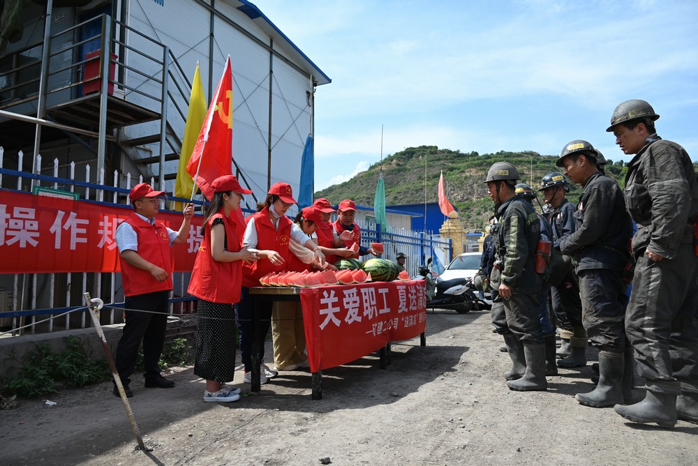 ?陜煤建設(shè)礦建二公司：工會全方位服務(wù)，構(gòu)筑企業(yè)發(fā)展堅實后盾
