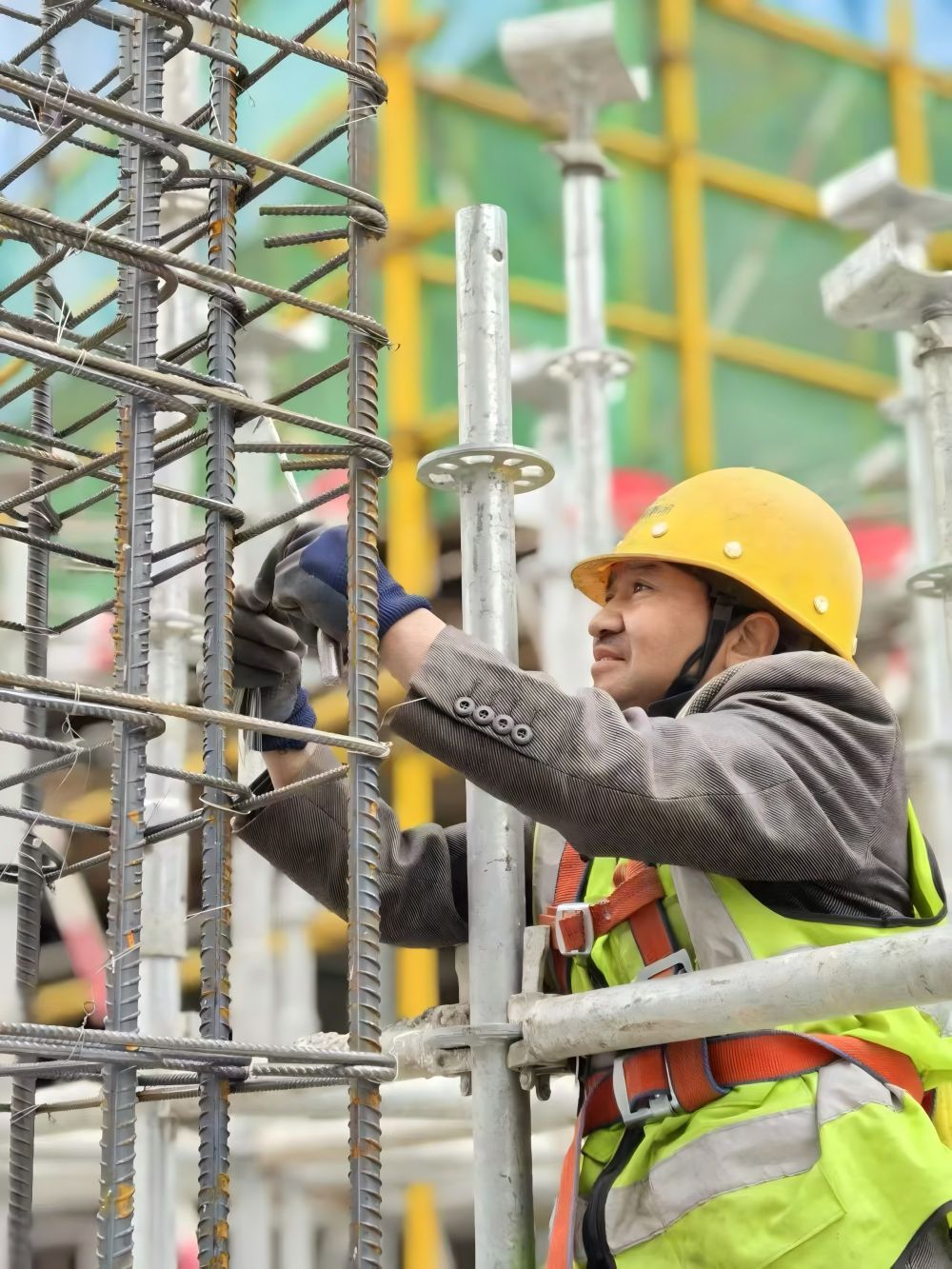 陜煤建設(shè)天工公司土建第九項(xiàng)目部：春風(fēng)勁吹施工忙，李家溝風(fēng)井項(xiàng)目加速前行