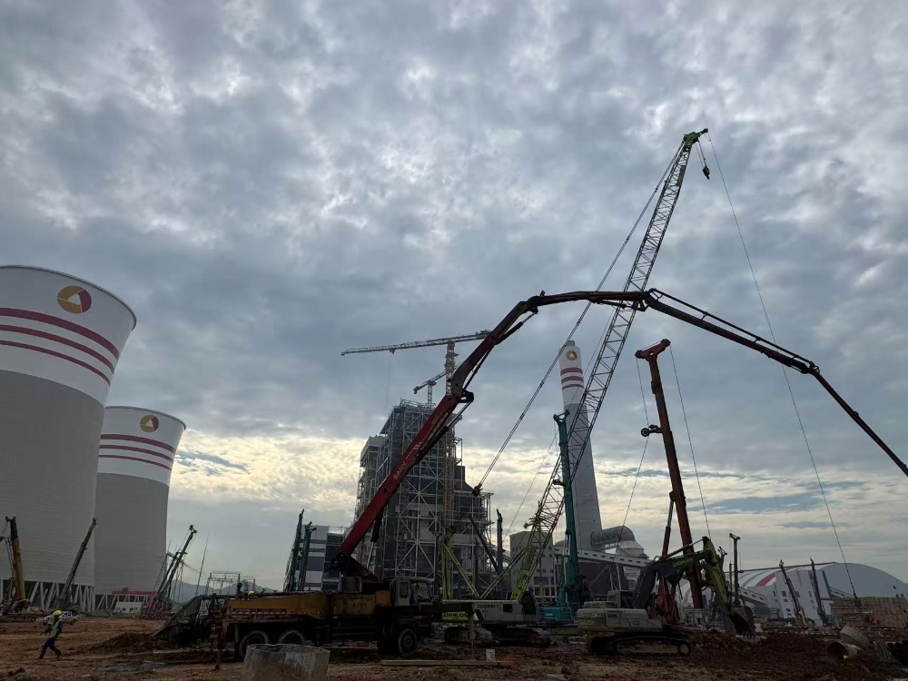 24小時鏖戰(zhàn)！陜煤電力上高有限公司2x1000MW清潔煤電擴建項目煤倉間灌注樁圓滿完成