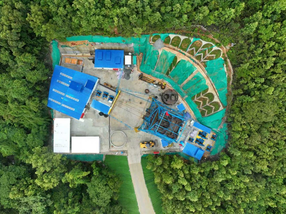 陜煤建設礦建三公司：抗臺穩(wěn)電勇攻堅 大干四季度啟新程