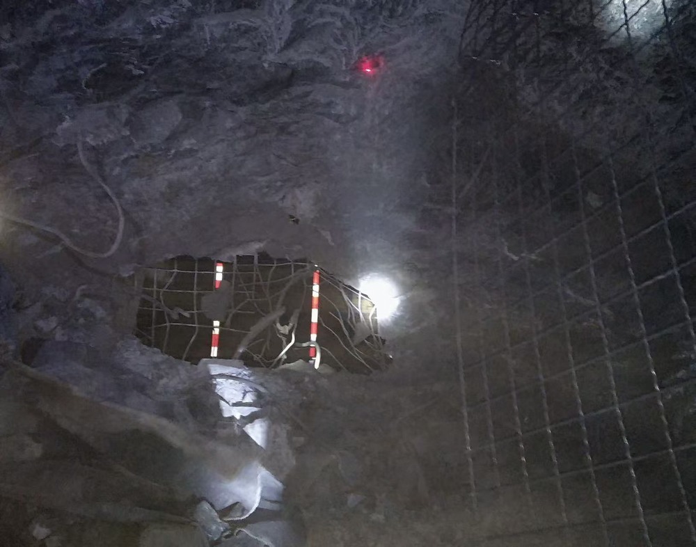 陜煤建設(shè)礦建二公司建莊項(xiàng)目抗災(zāi)排水泵房水倉硐室順利貫通