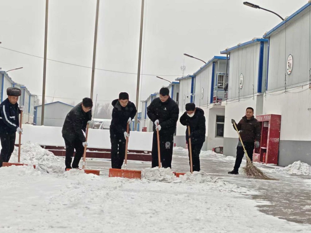 陜煤建設煤礦運營服務分公司：設備“御醫(yī)”開良方，雪后問診保平安