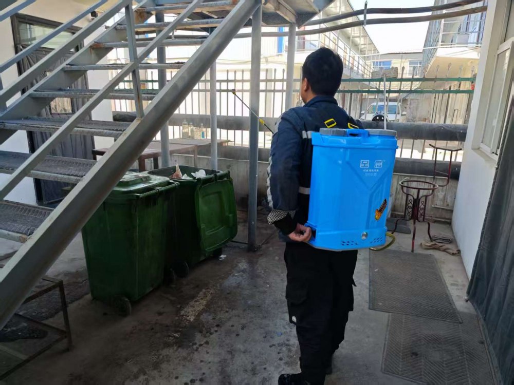 陜煤建設(shè)煤礦運(yùn)營服務(wù)分公司：冬日雙線守護(hù)，溫暖與精準(zhǔn)并行