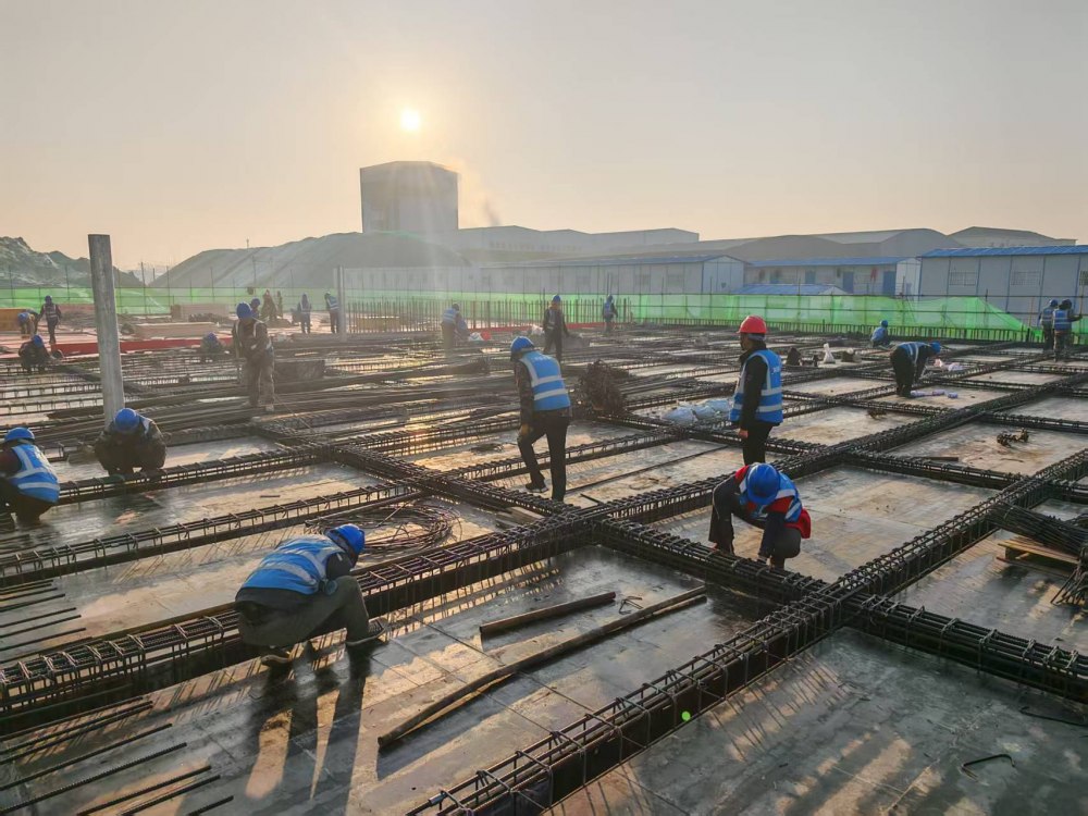 奮戰(zhàn)十八晝夜，澆筑信陽(yáng)新篇章