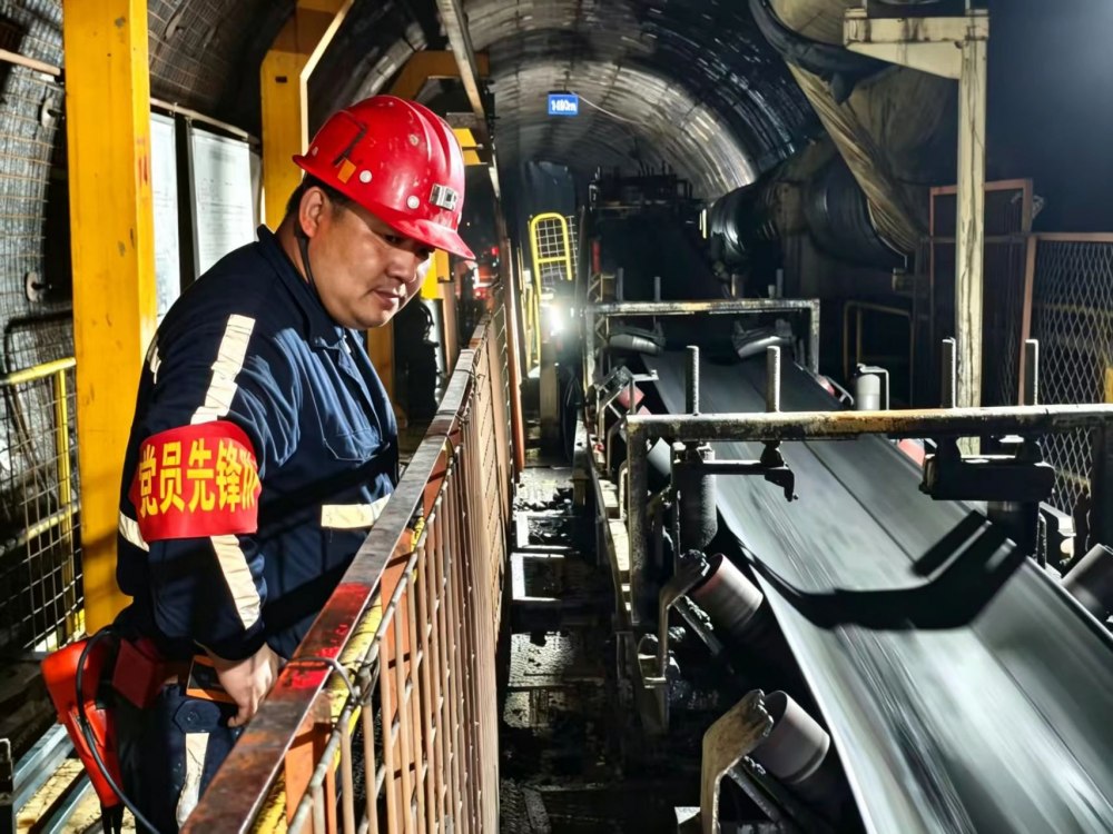 陜煤建設(shè)煤礦運(yùn)營服務(wù)分公司：硬核的青春，在地下300米綻放