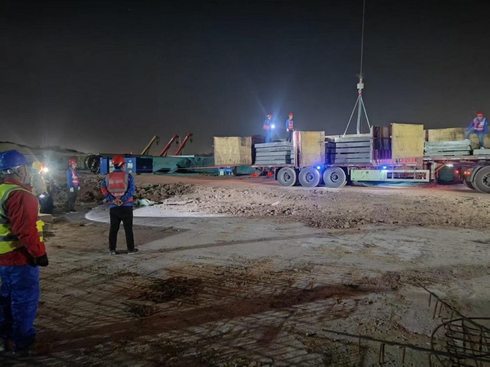 陜煤建設(shè)西北分公司土建第三項(xiàng)目部：深夜鏖戰(zhàn)搶時(shí)效 使命擔(dān)當(dāng)保進(jìn)度