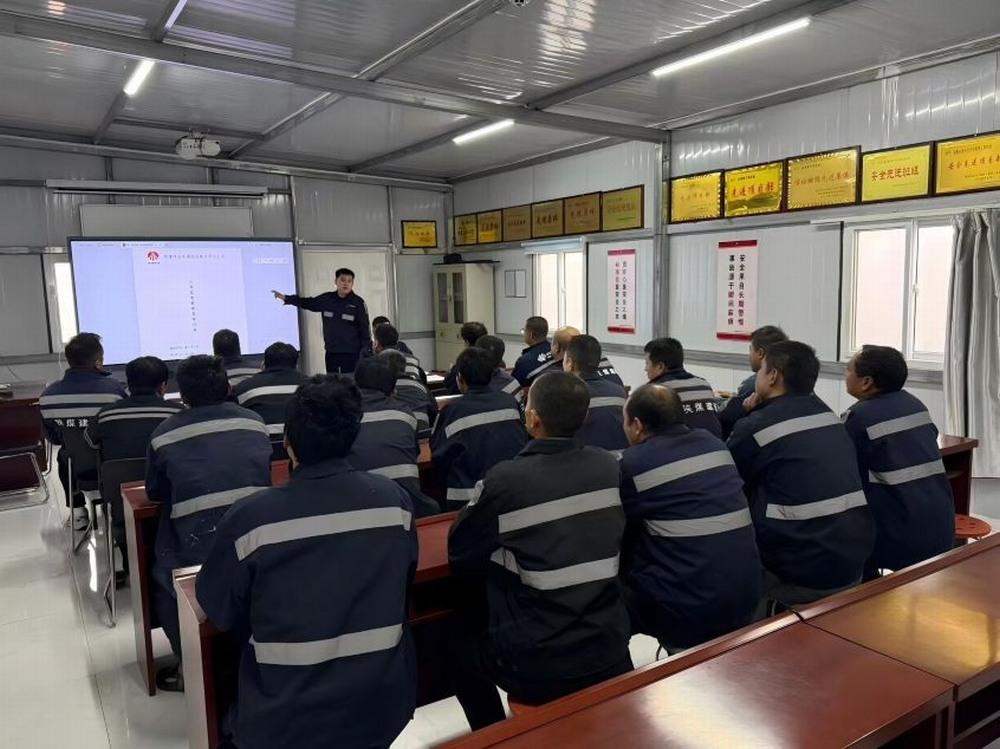 陜煤建設(shè)洗選煤運營公司第三項目部：夏季強(qiáng)管控 施工穩(wěn)運行