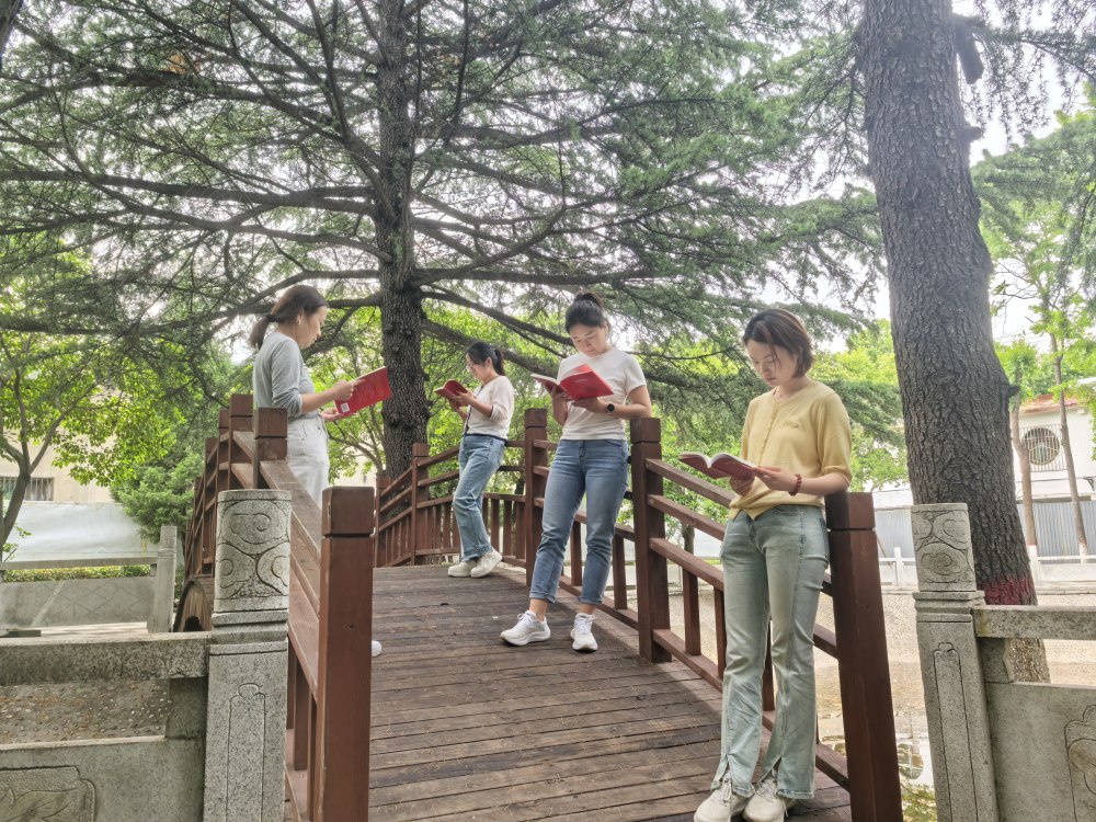 陜煤建設(shè)韓城分公司土建十三項目部：讀書賦能女性成長 書香涵養(yǎng)巾幗氣質(zhì)